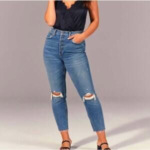 ABERCROMBIE | Ultra High Rise Mom Jean | 26 2